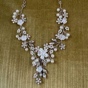 Elegant Floral Silver Necklace